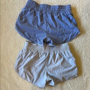 Lululemon women’s blue reversible shorts - size 6
